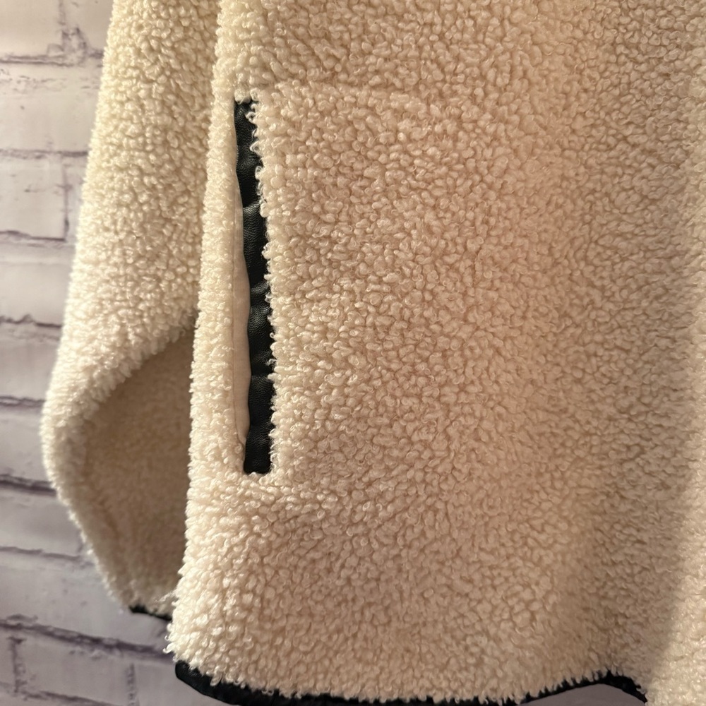 Universal Thread Cream Sherpa Pullover - image 2